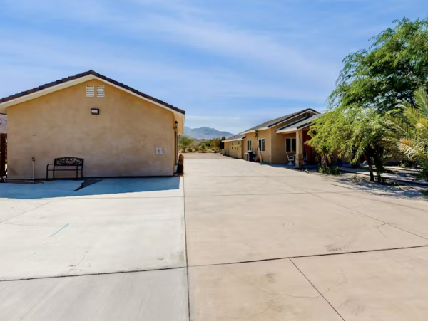 Gorgeous Palm Springs 5 Bedroom Home with Pool & Spa Sleeps 16